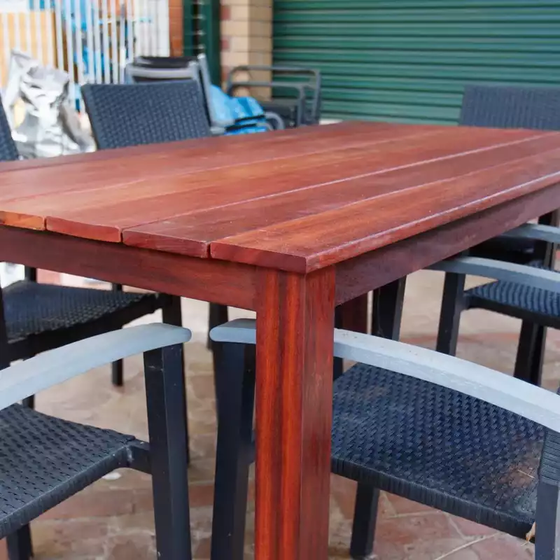 Outdoor Table (Free Plans)